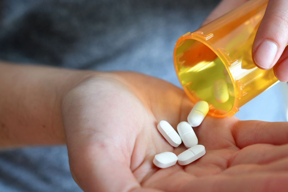 Uzależnienie opioidowe – kiedy leki stają się niebezpieczne dla życia