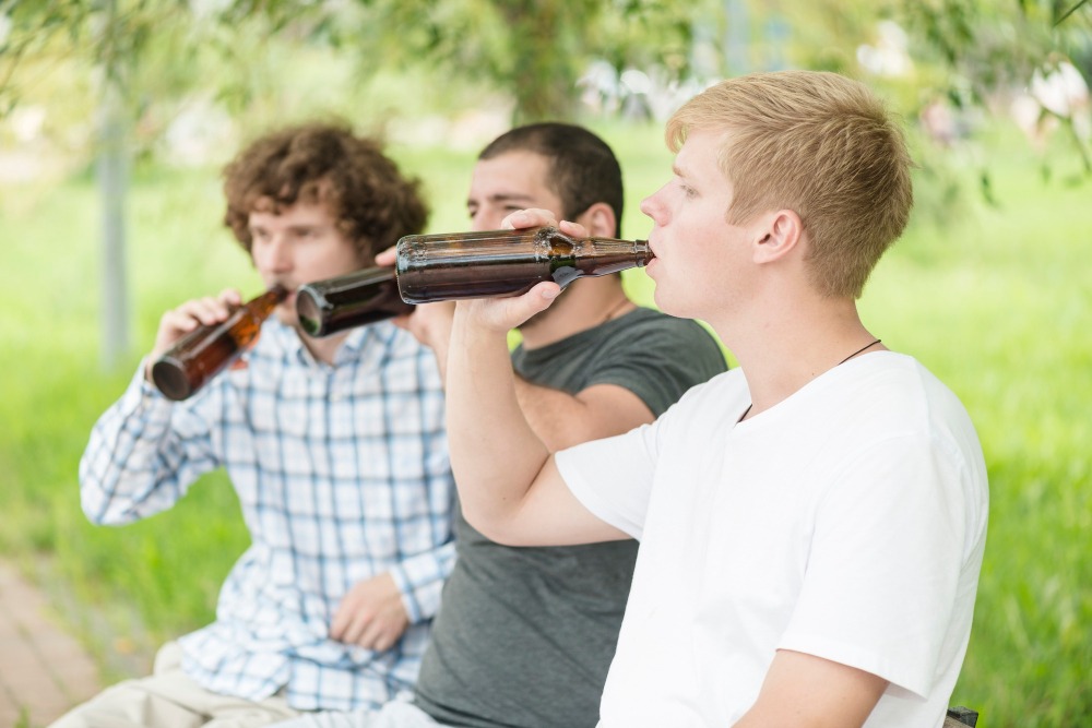 Alkoholizm wśród młodzieży - przyczyny i leczenie